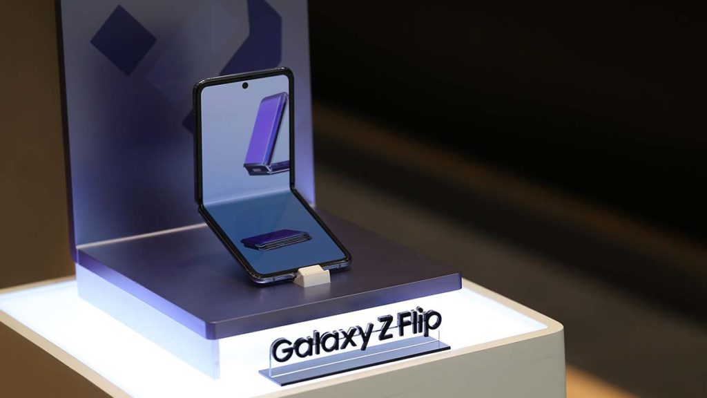 GALAXY Z FLIP-SOLD-OUT 06