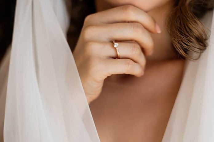 แหวนแต่งงาน จำเป็นต้องเป็นแหวนเพชรไหม